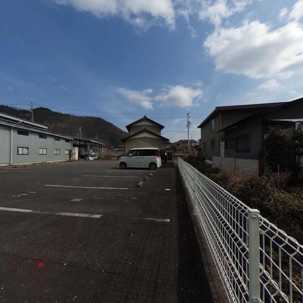 写真:ルミナストワール松栄の建物全景