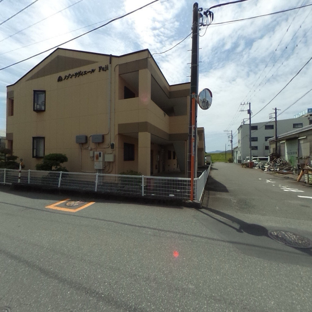 写真:メゾンリヴィエールFUJIの建物全景