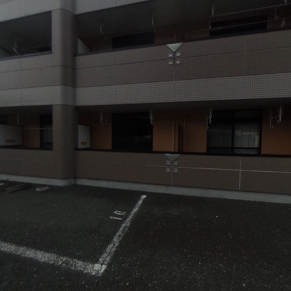 写真:グランドパレス宮西の建物全景
