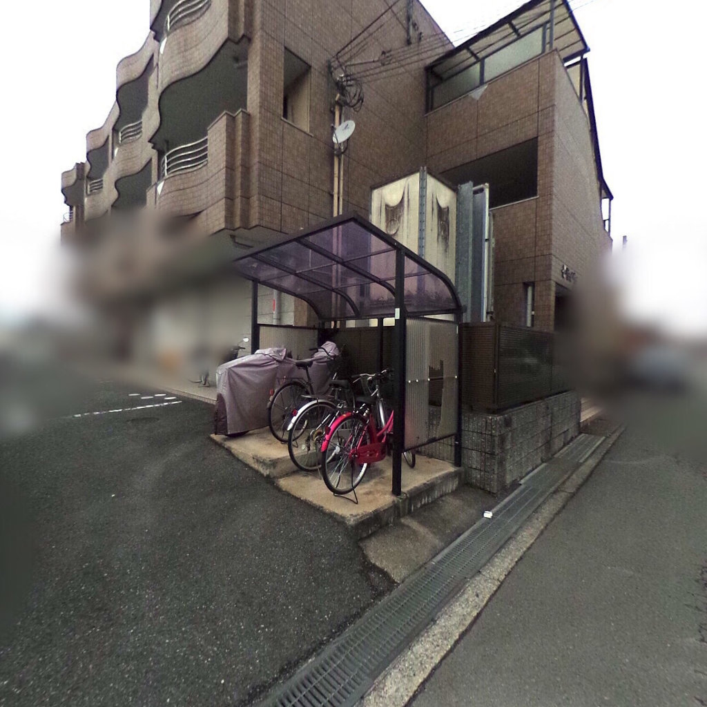 写真:フローラルコートⅡ番館の敷地全景
