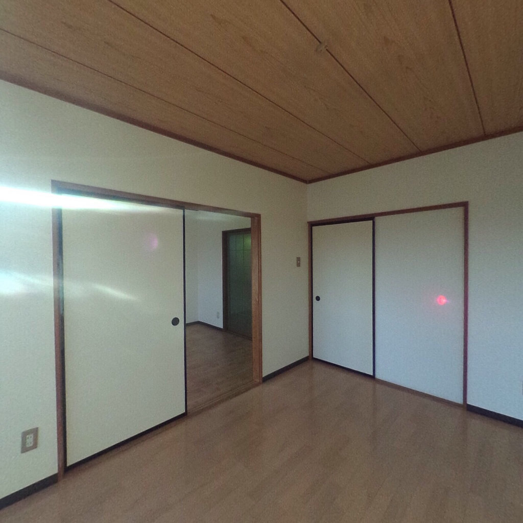 写真:掛川市緑ケ丘2丁目の洋室
