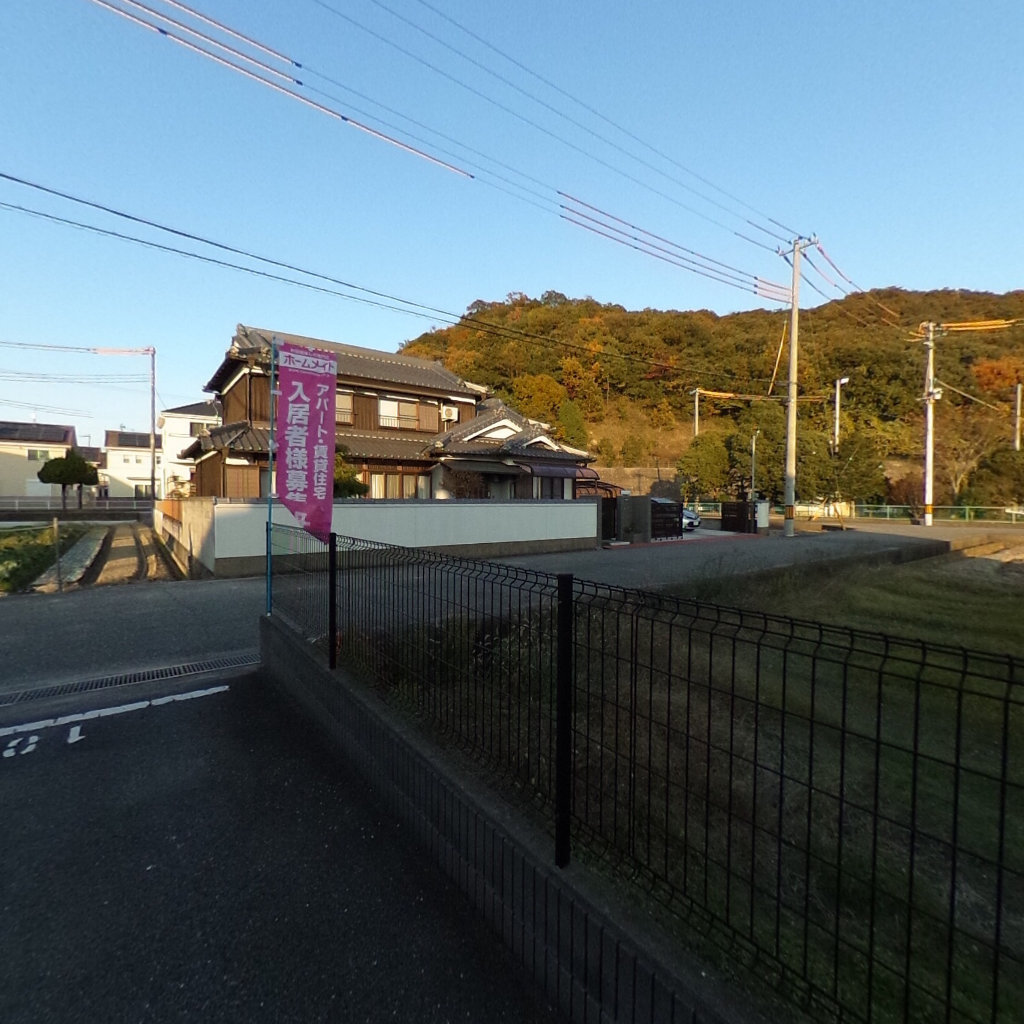 写真：ルミナスコートの建物全景