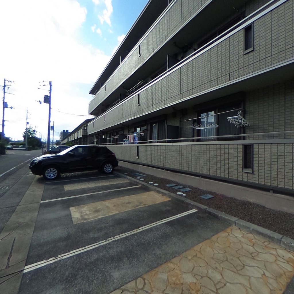 写真：ジュネス北御座の建物全景