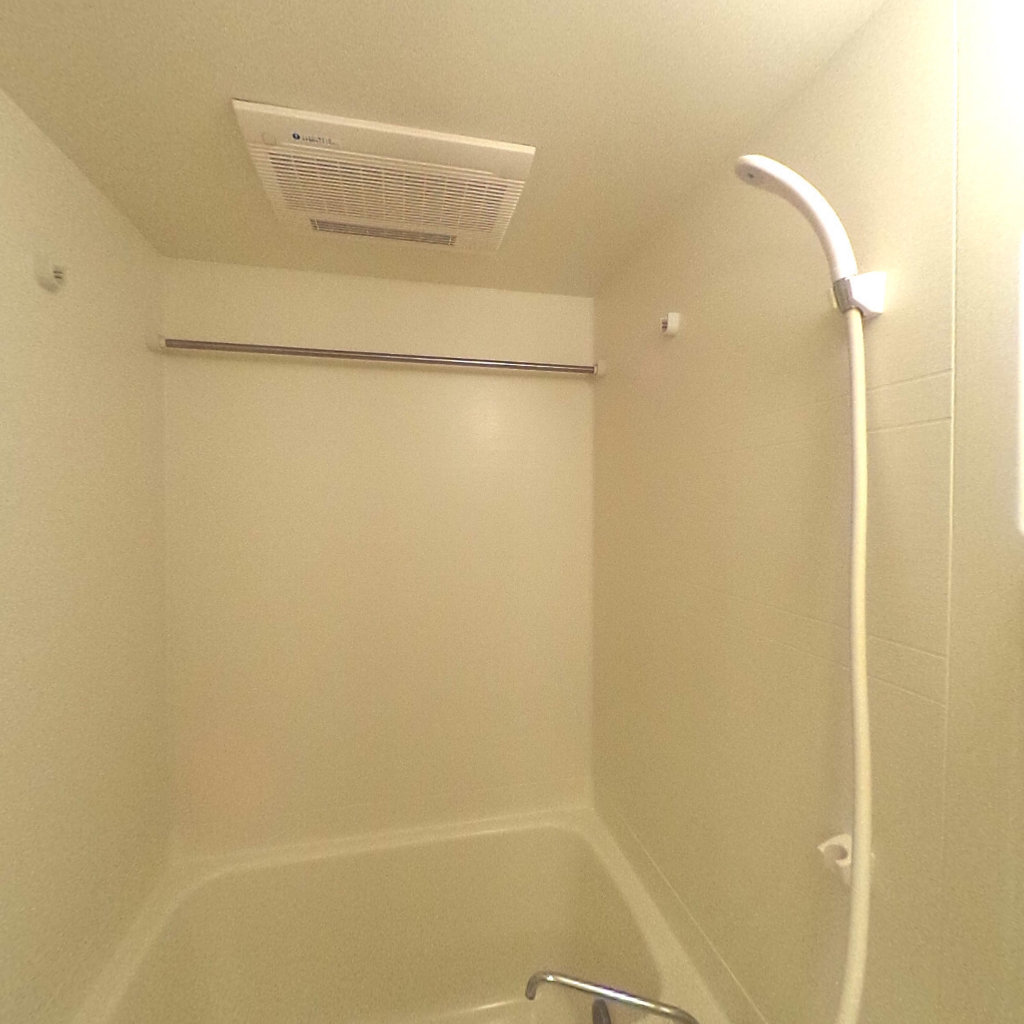 写真：ローズガーデン長塚Ⅰのバス
