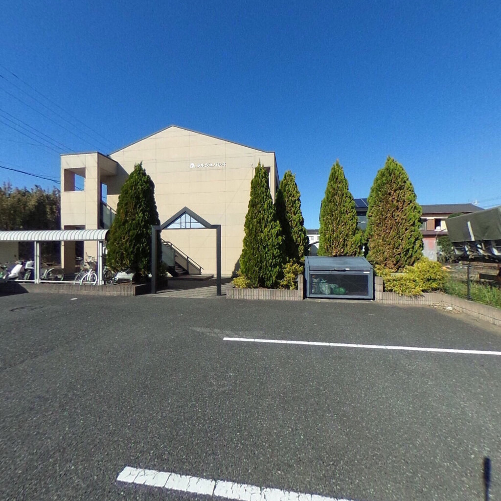 写真:ラルジュパレスの建物全景