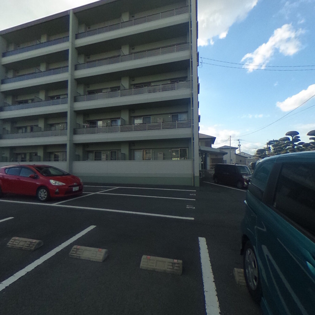 写真:熊本市南区出仲間6丁目の建物全景