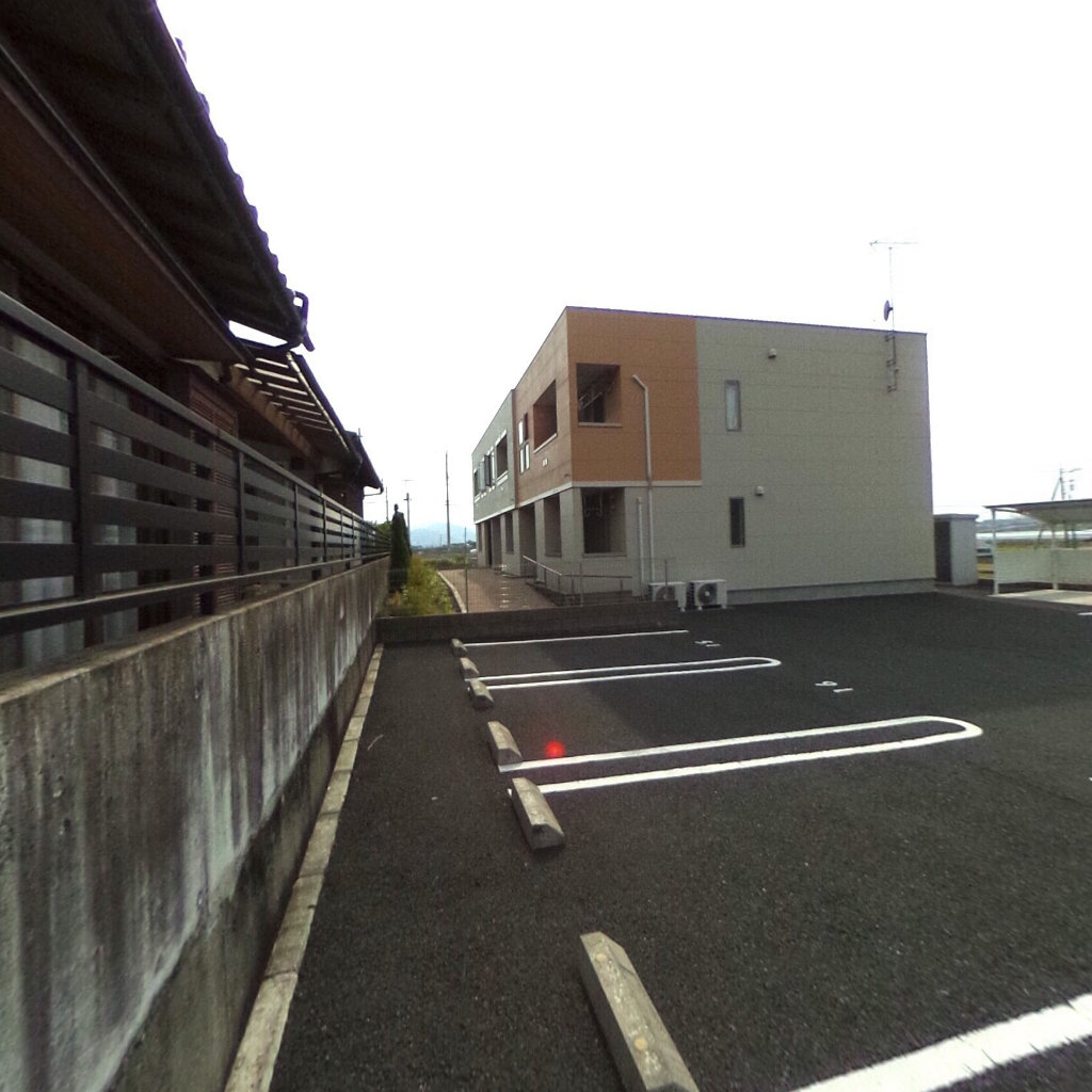 写真:サンシャイン ハイツの建物全景