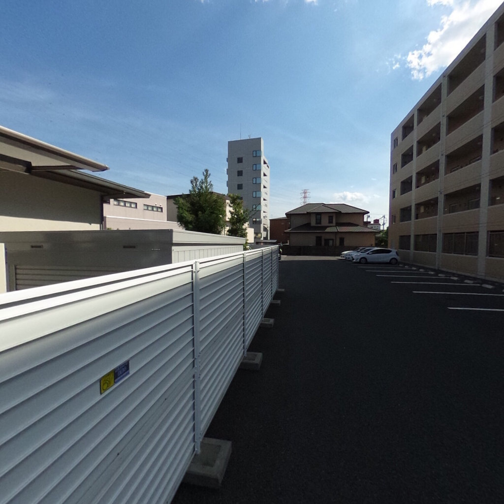 写真:イーストヒルズ宿郷の建物全景
