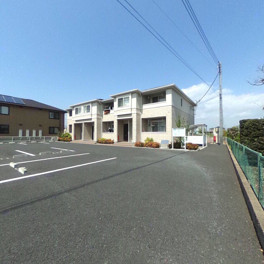 写真:エストレインの建物全景