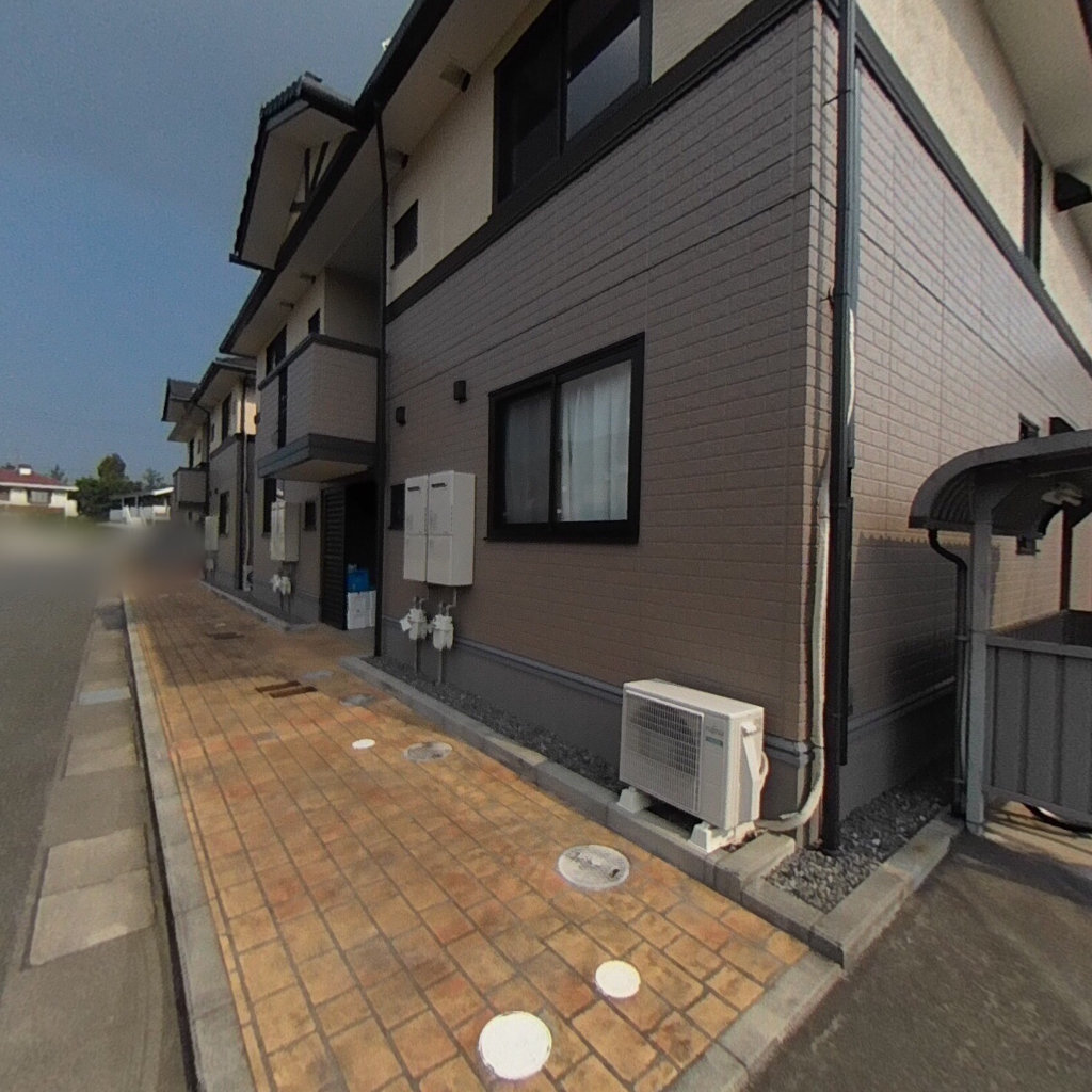 写真:ロイヤルガーデンミルフィー Fの建物全景