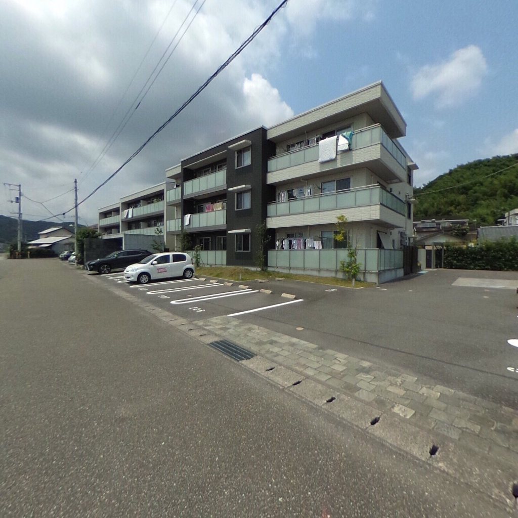 写真:シャーメゾン初月Ⅱ B棟の建物全景