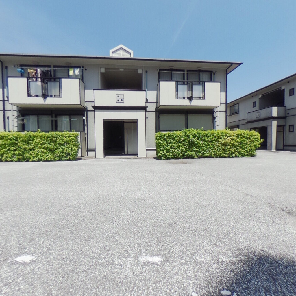 写真:ラピスハイネスB棟の建物全景