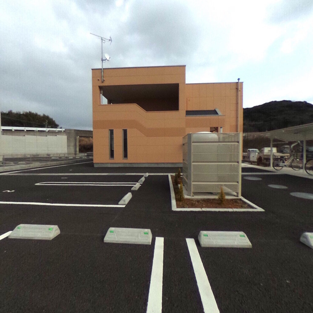 写真:フィオーレ崎岡の建物全景