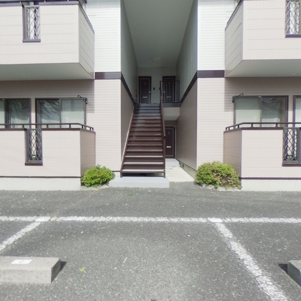 写真:コーポラスあんざいAの建物全景