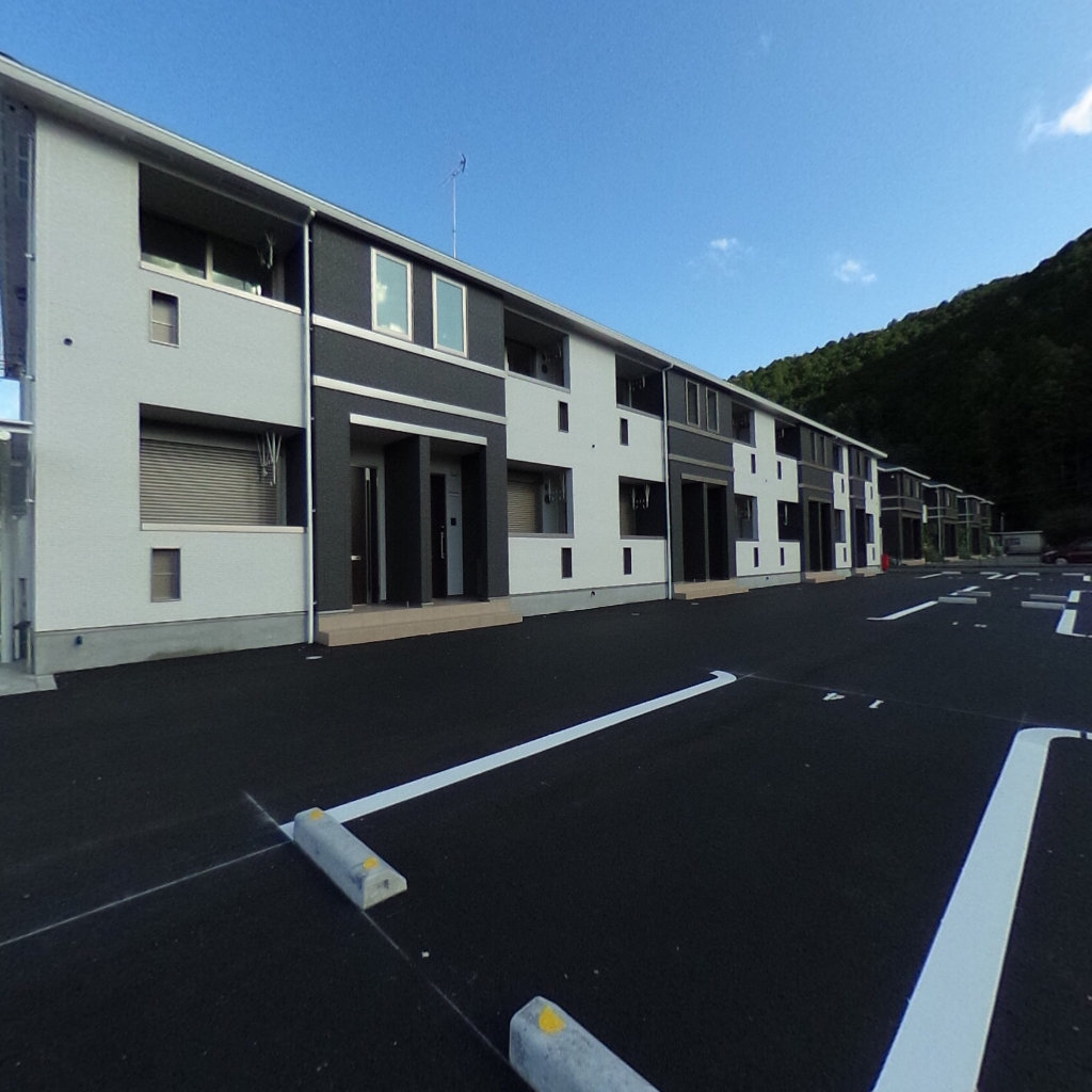 写真:Casa美輪Ⅱの建物全景