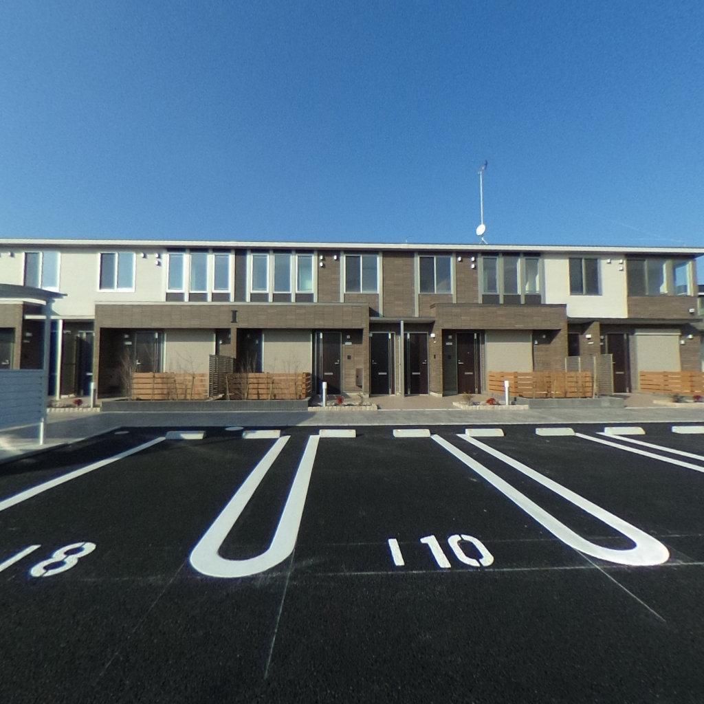 写真:高尾崎 NEW TOWN La・Terre Iの建物全景