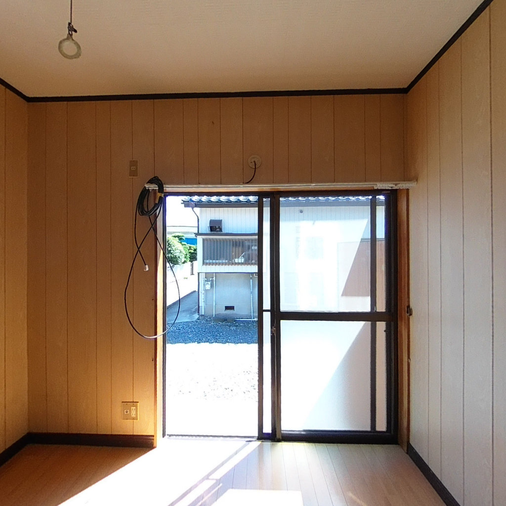 写真:愛西市須依町北前の洋室