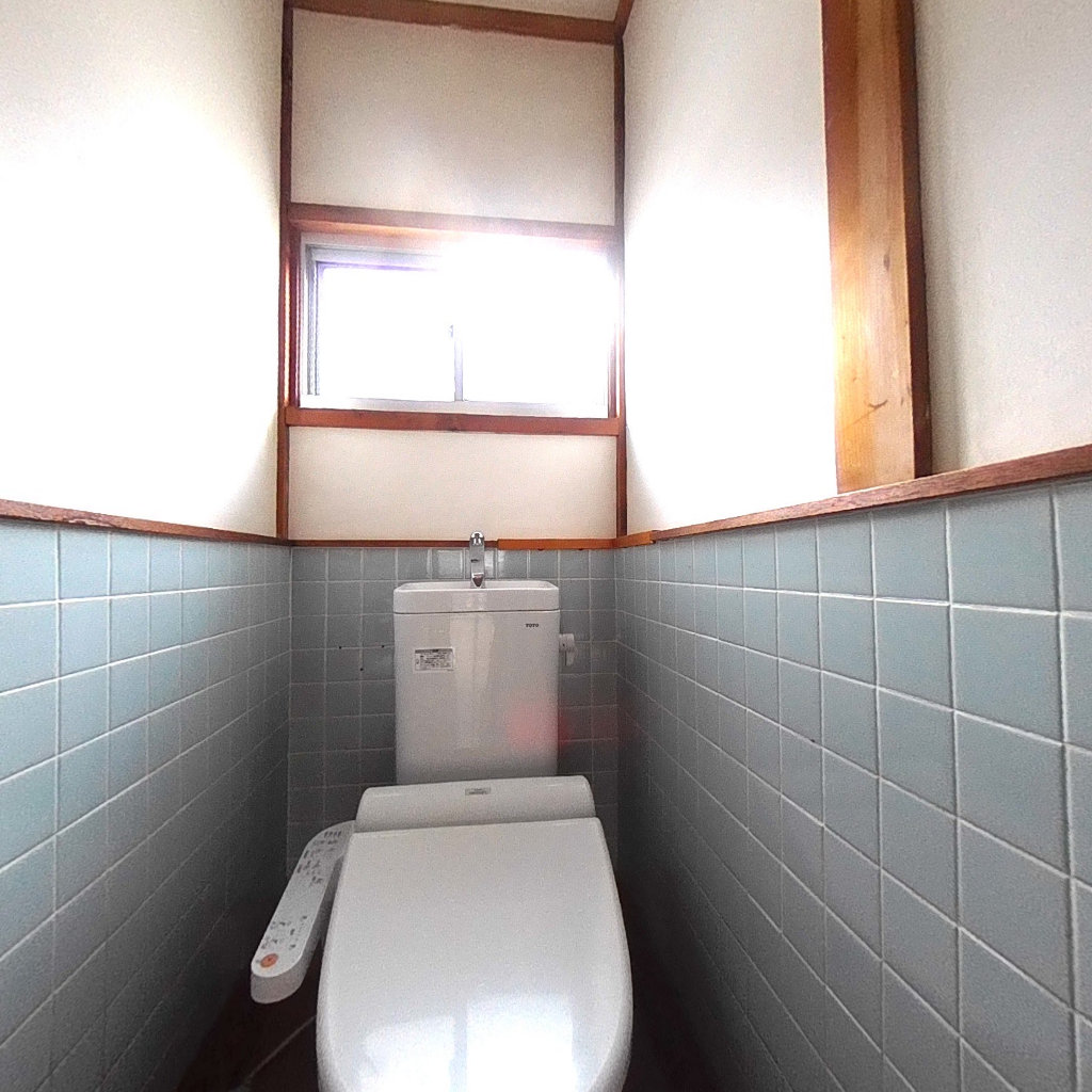 写真:愛西市北一色町証文のトイレ