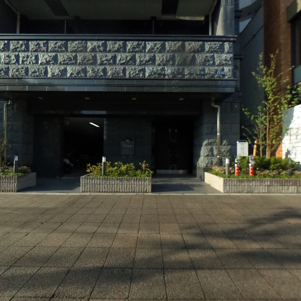 写真：プレサンス大曽根駅前ファーストの建物全景