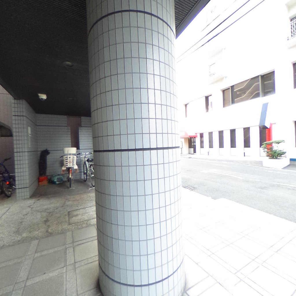 写真:アルバ鹿田町のエントランス