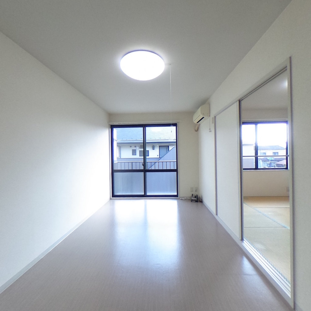 写真:福島市八木田字川原内の洋室