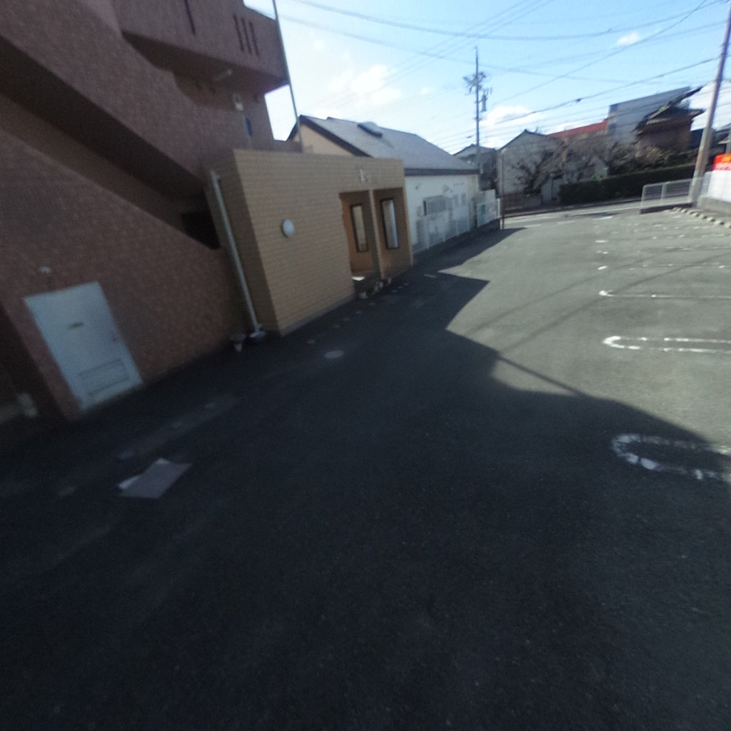 写真:幸マンションの建物全景