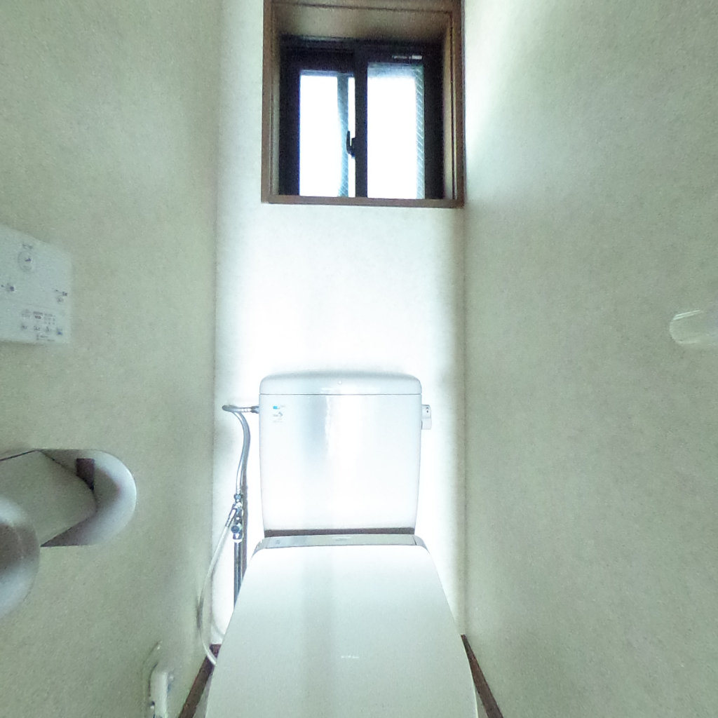 写真:新田ツインズABのシャワー付きトイレ