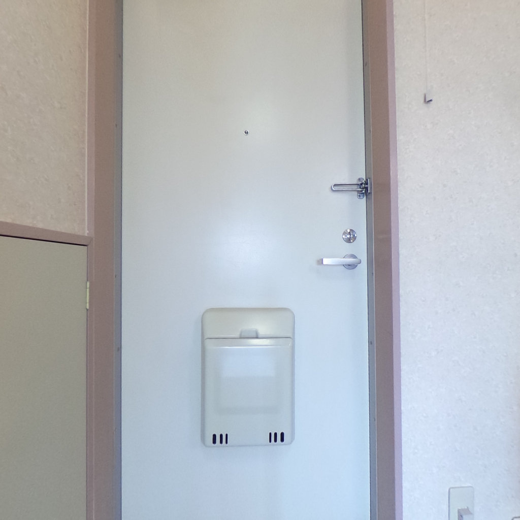 写真:メゾンセシボン東部の玄関