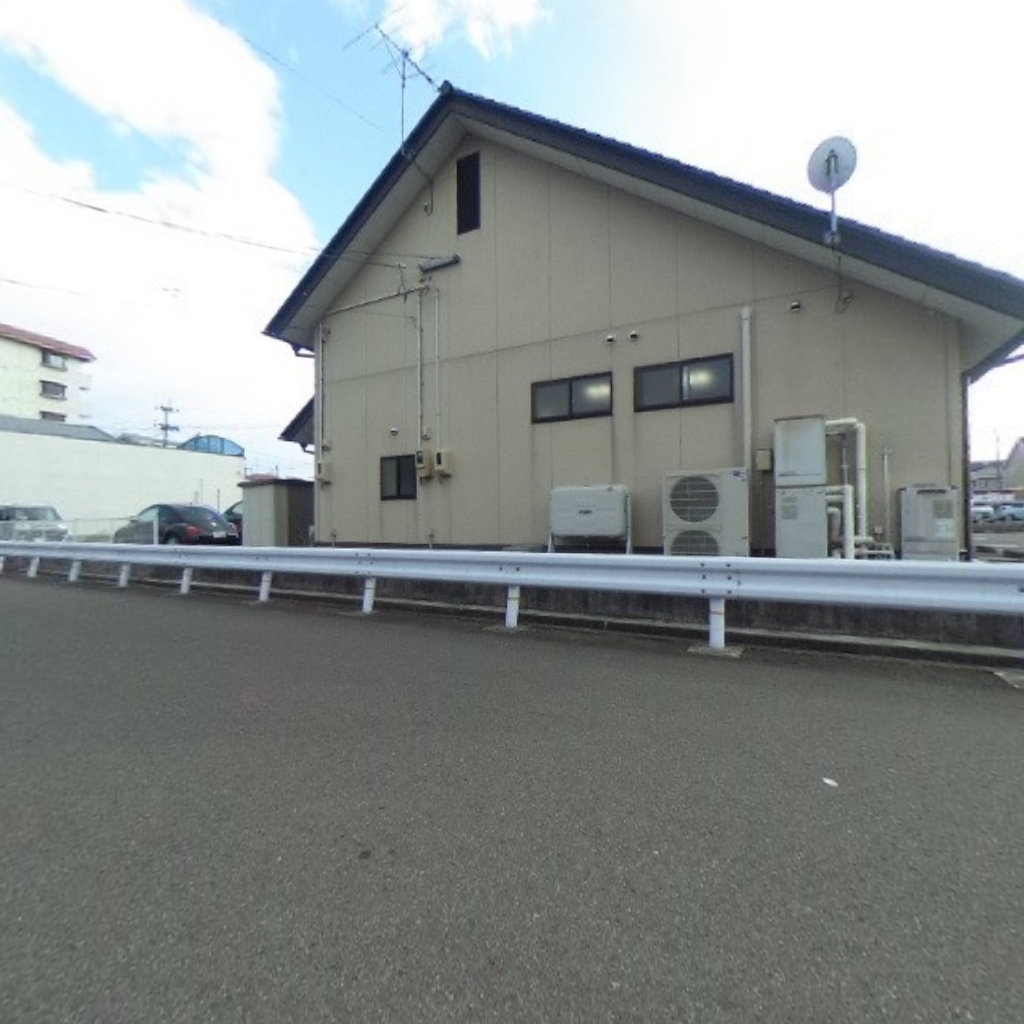 写真:ハイム・シャブリエ Fの建物全景