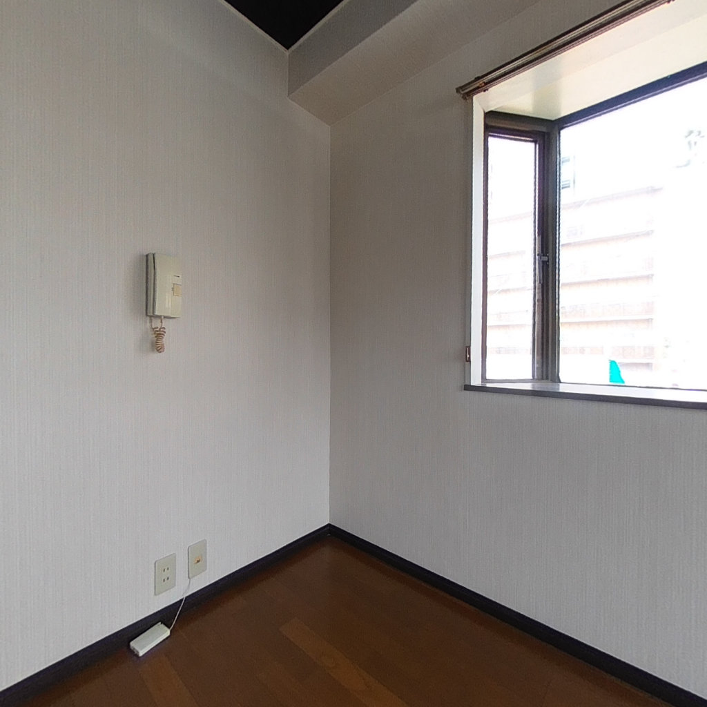 写真:寝屋川市池田中町の洋室