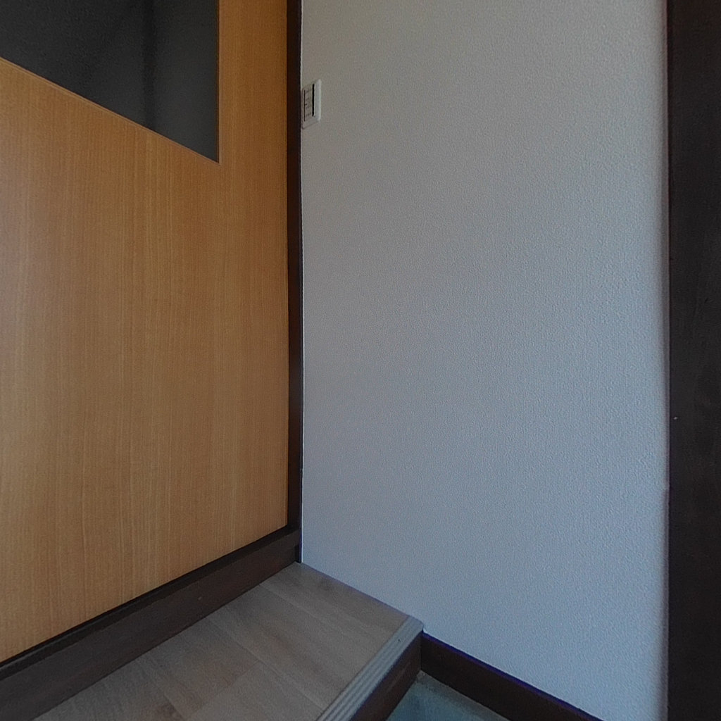 写真:寝屋川市萱島東2丁目の玄関ホール