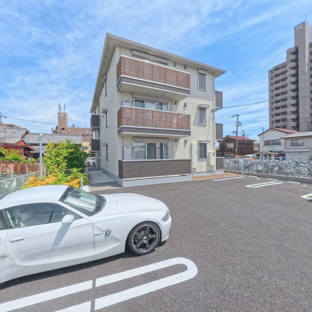 写真:メゾン フローラの建物全景