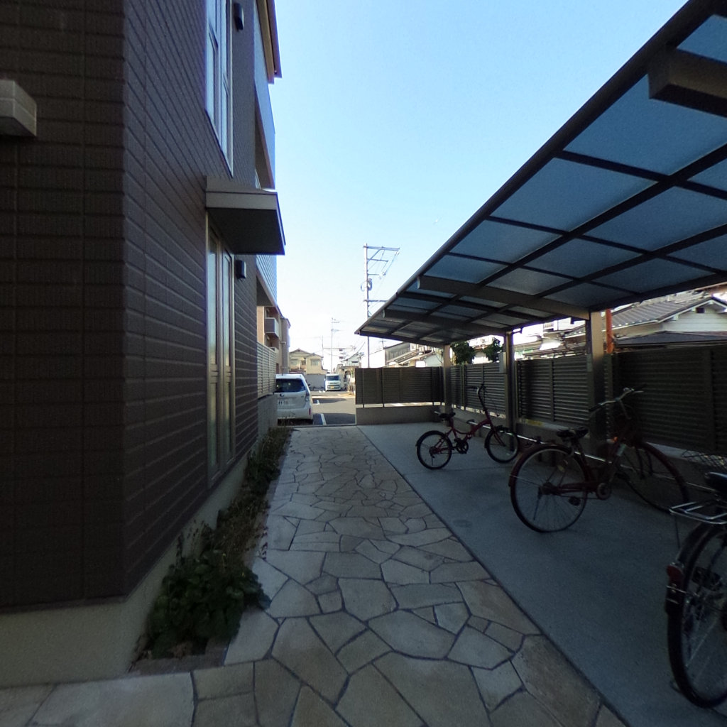 写真:シャラーレ西深津のオートロック 駐輪場