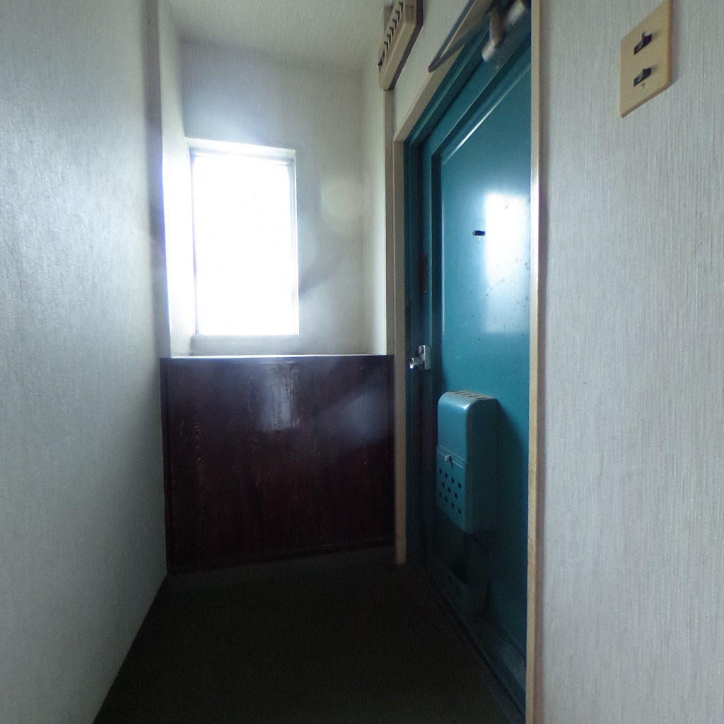 写真:一里山マンションの玄関ホール