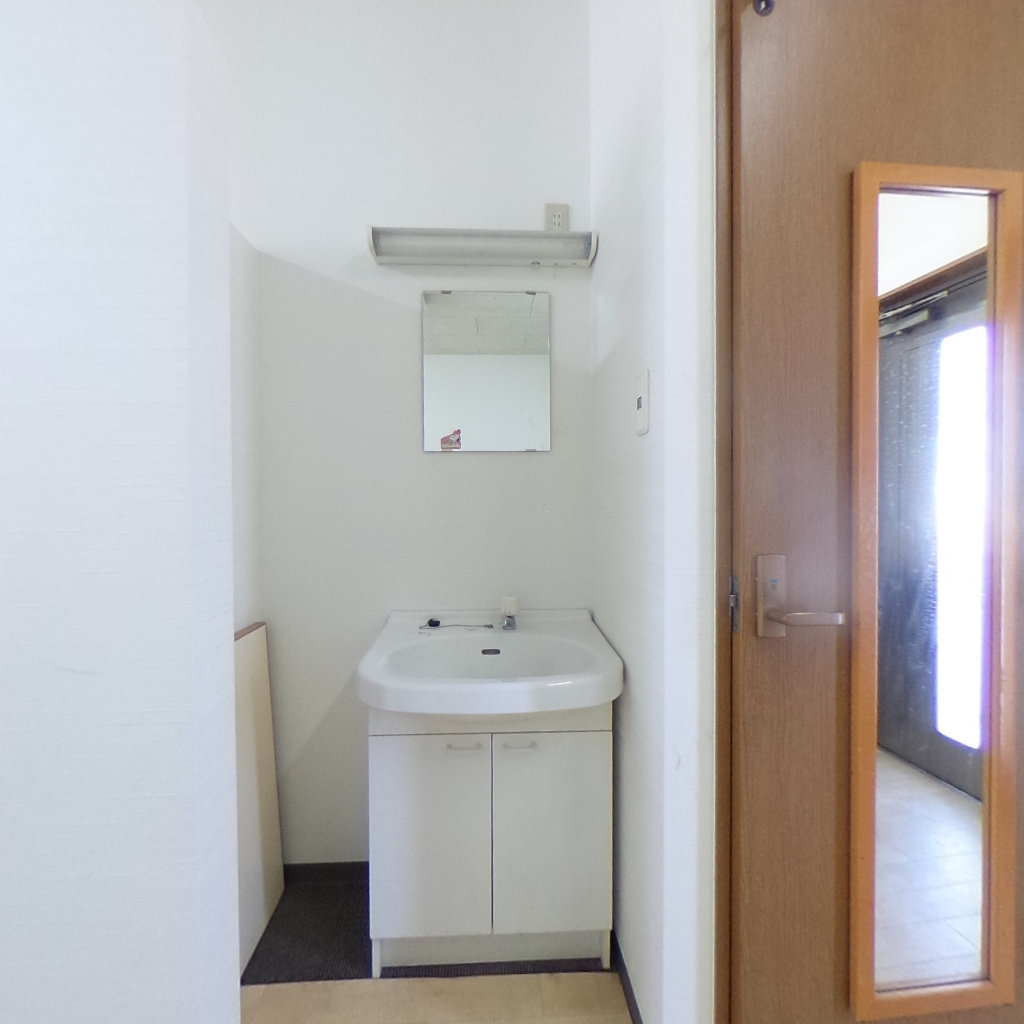 写真:長屋大西テナント学校前の店内
