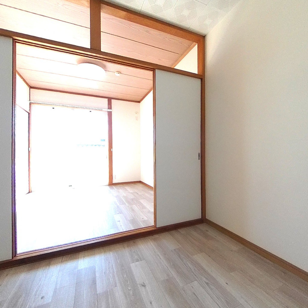 写真:ミールハイツの洋室(中部屋)