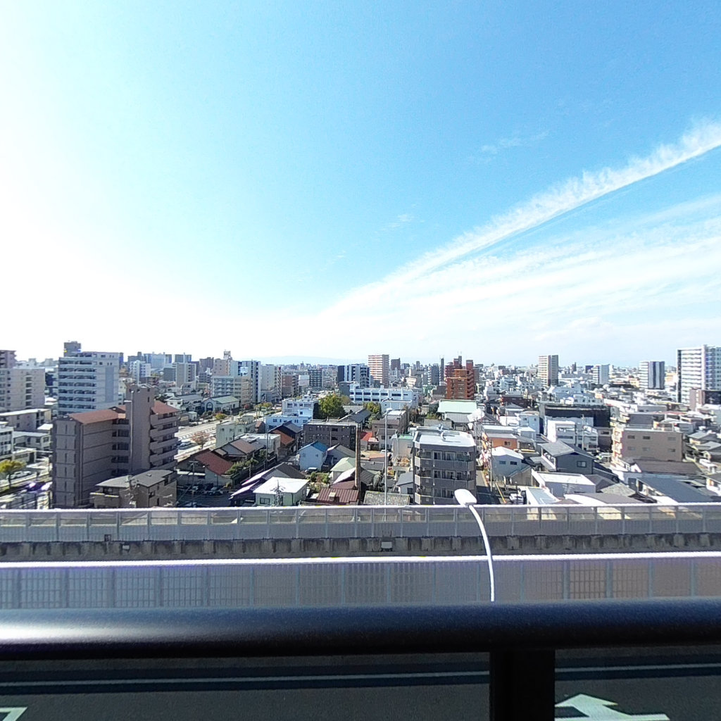 写真:ディアレイシャス浅間町ステーションフロントの専用庭