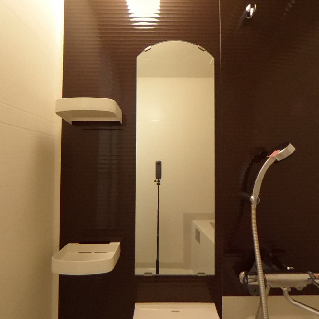 写真:Luxe難波南のバス